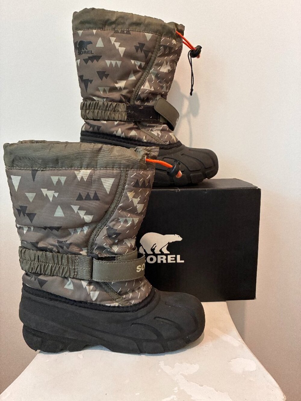 Sorel Kids Waterproof Winter Snow Boots Gray Print Size 2